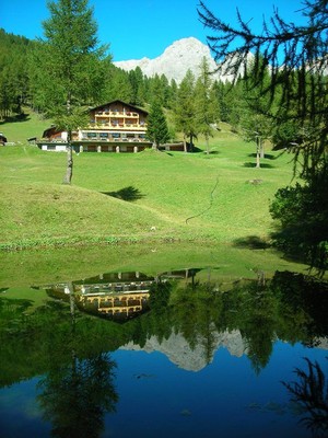 Position Mountain Hut-Hotel Flora Alpina Falcade
