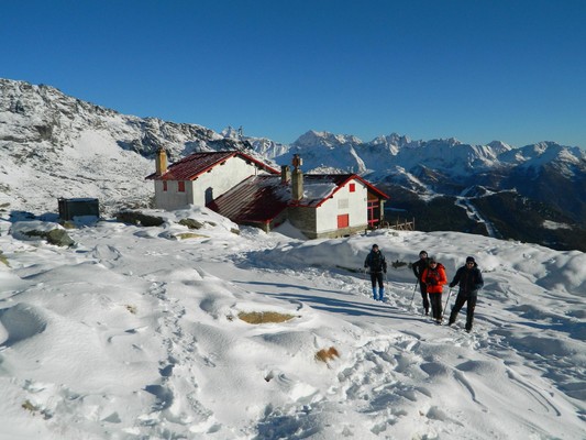 Photo exteriors Mountain hut with rooms Longoni
