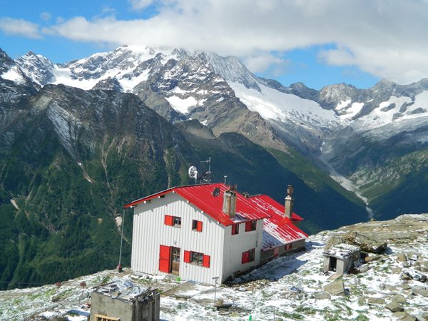 Foto esterno in inverno Longoni