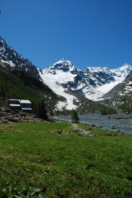 Position Mountain hut with rooms Ventina Chiesa in Valmalenco