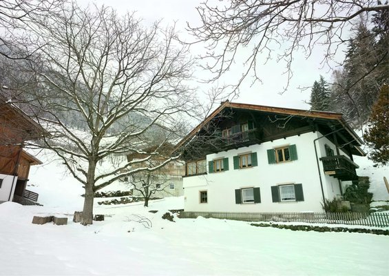 Foto esterno in inverno Haus Engethal