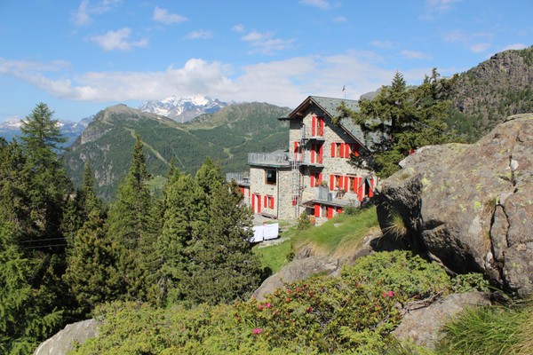 Photo exteriors Mountain hut with rooms Zoia