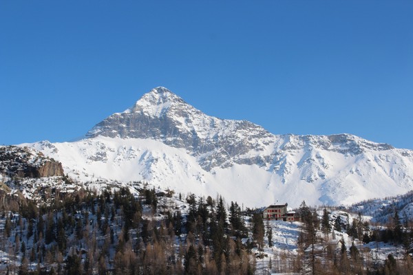 Position Mountain hut with rooms Zoia Chiesa in Valmalenco