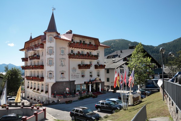 Foto Außenansicht Hotel Colbricon