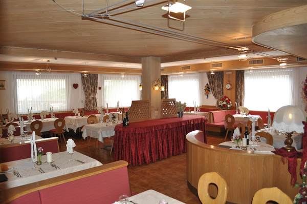 The restaurant San Martino di Castrozza La Montanara