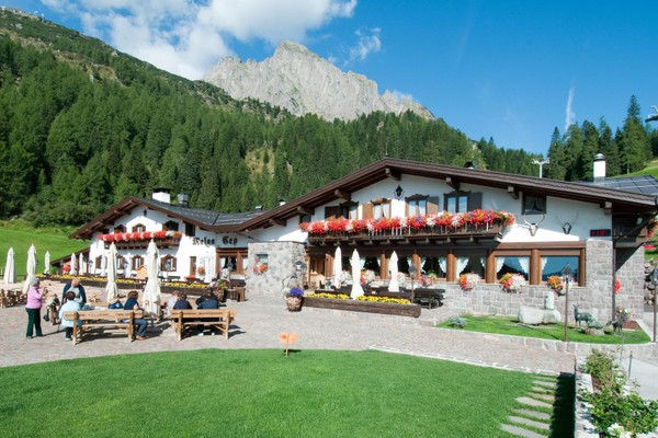 Foto esterno Hotel Malga Ces