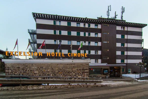 Photo exteriors Hotel Excelsior Cimone