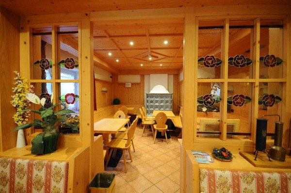 The restaurant Passo Rolle (San Martino di Castrozza) Alpenrose