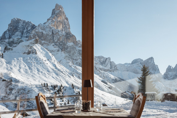 The restaurant Passo Rolle (San Martino di Castrozza) Vezzana
