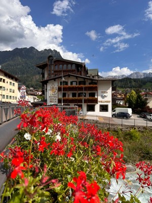 Photo exteriors Hotel Isolabella Wellness