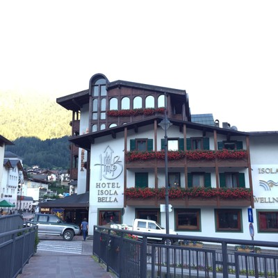 Foto esterno in estate Isolabella Wellness Art & Music
