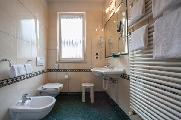 Foto del bagno Hotel Luis
