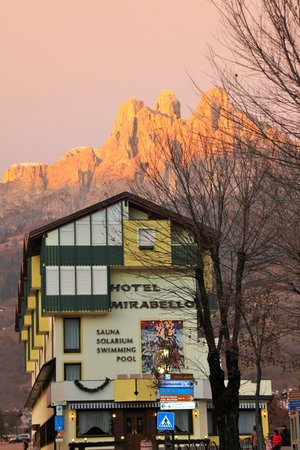 Foto esterno in estate Mirabello - Slow Hotel Benessere