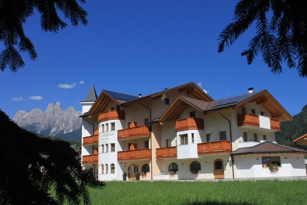 Photo exteriors B&B (Garni)-Hotel Paradisi