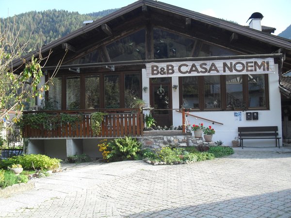Foto esterno in estate Casa Noemi