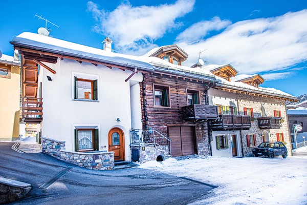 Foto esterno Appartamenti Chalet Baitin