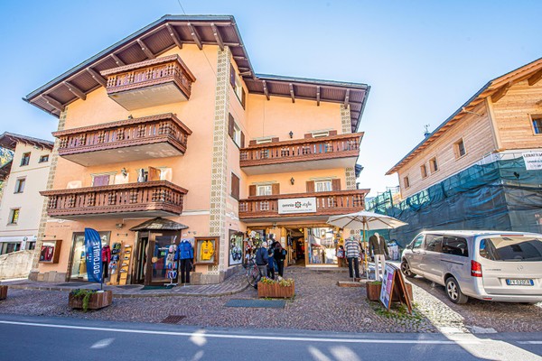 Foto Außenansicht Ferienwohnungen Maison Ostaria