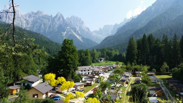 Foto Außenansicht Campingplatz Castelpietra