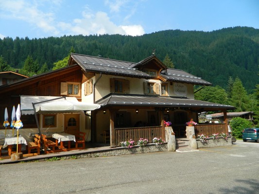 Foto Außenansicht Berghütte mit Zimmern Refavaie