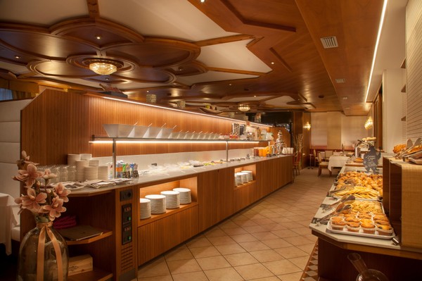 The restaurant Andalo ADLER MERYEM wellness hotel