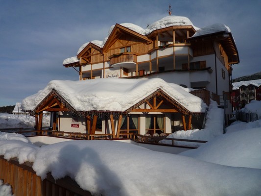 Foto Außenansicht Hotel Ambiez