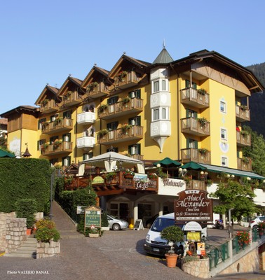 Foto Außenansicht Hotel Alexander