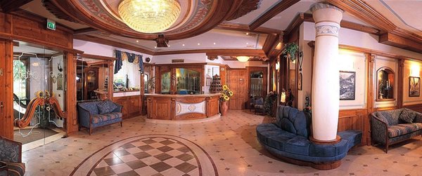 La hall