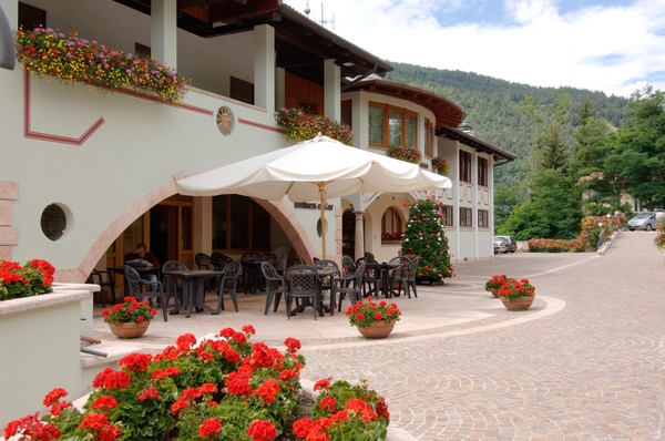 Photo exteriors Hotel Arcobaleno