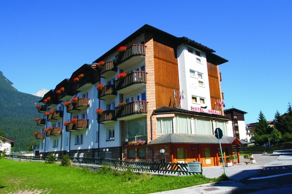 Foto esterno Hotel Andalo