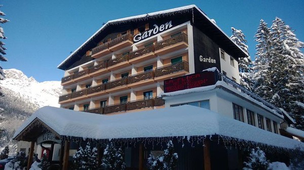 Foto esterno Hotel Garden