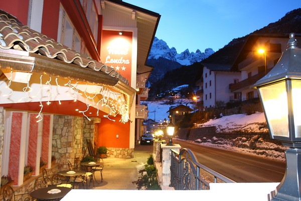 Foto Außenansicht Hotel Londra