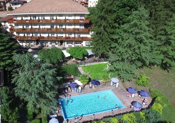Foto esterno Hotel Miralago