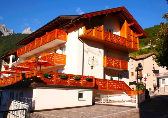 Foto Außenansicht Garni-Hotel Villanova
