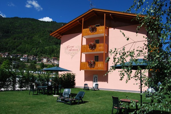 Foto esterno ARNICA Hotel Garni & Appartamenti