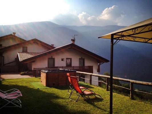 Foto Außenansicht B&B + Ferienwohnungen Coccole