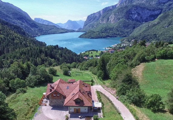 Foto Außenansicht B&B auf dem Bauernhof Ai Castioni