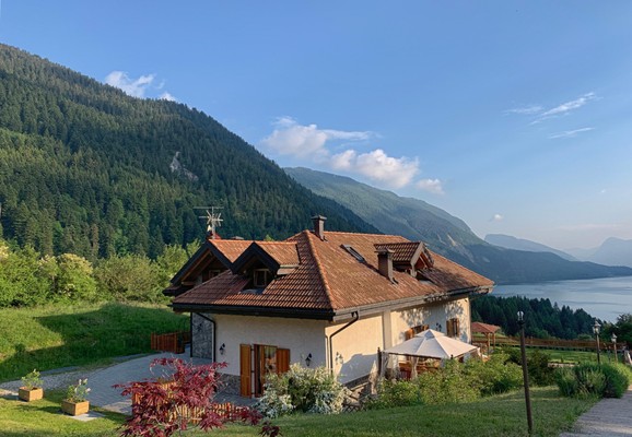 Foto Außenansicht B&B auf dem Bauernhof Ai Castioni
