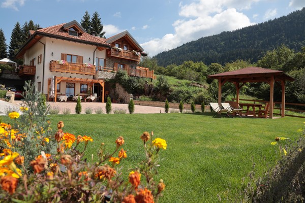 Foto Außenansicht B&B auf dem Bauernhof Ai Castioni