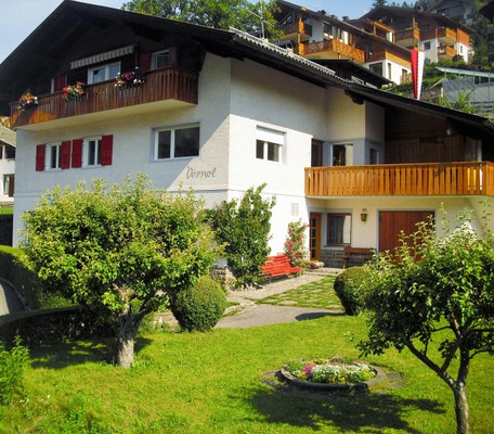 Foto Außenansicht Ferienwohnung Cësa Vernel