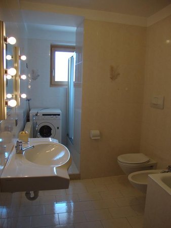 Foto del bagno Appartamenti Osti Sansoni Mariarosa