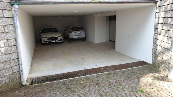 Photo of the garage