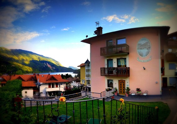 Foto Außenansicht Ferienwohnungen Casa Dorigoni