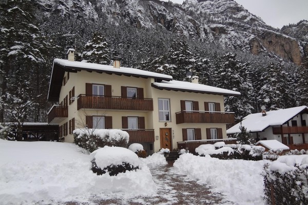 Photo exteriors Apartments Casa Pineta