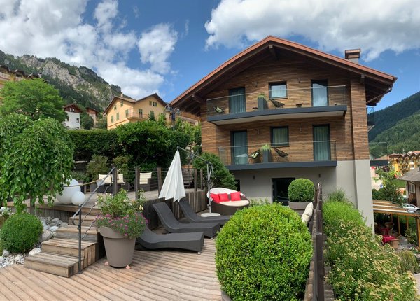 Photo exteriors in summer Alpotel Dolomiten