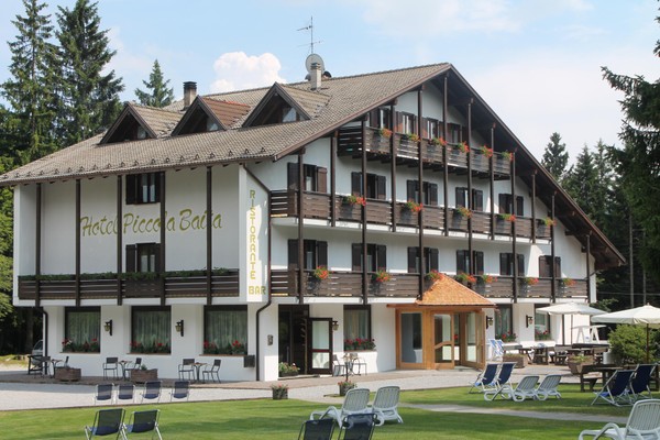 Foto Außenansicht Hotel Piccola Baita