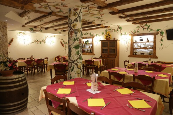 The restaurant Fai della Paganella Agostini