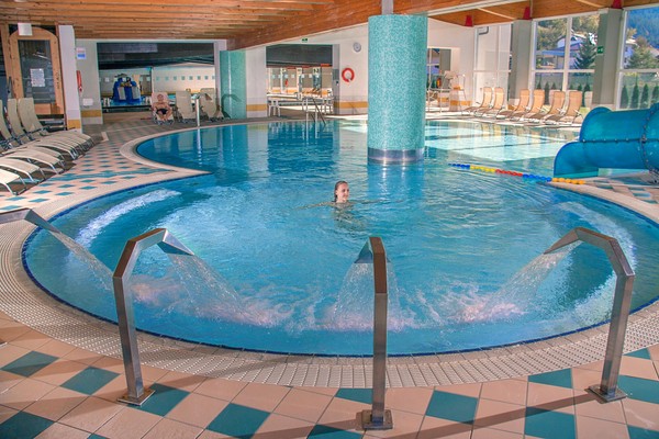 Foto des Hallenschwimmbads