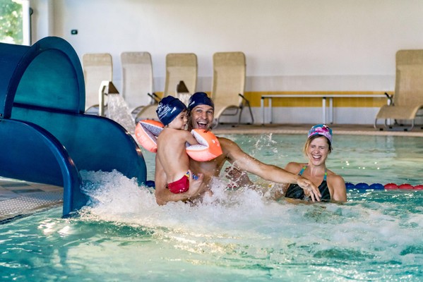 Foto des Hallenschwimmbads