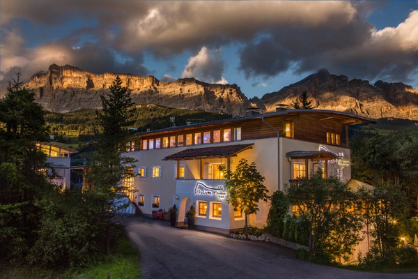 Foto esterno Dolomit Boutique Hotel