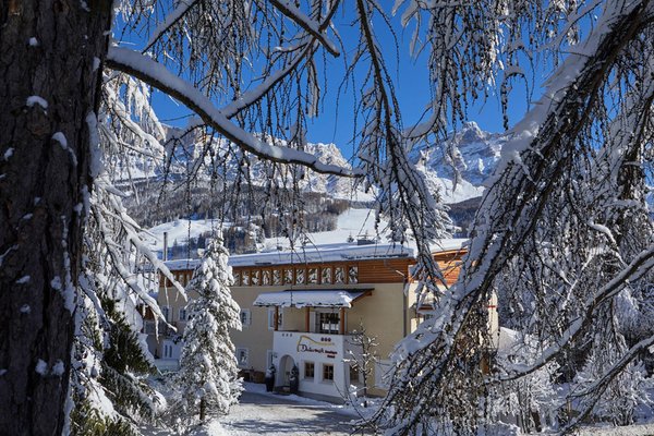 Foto esterno in inverno Dolomit Boutique Hotel